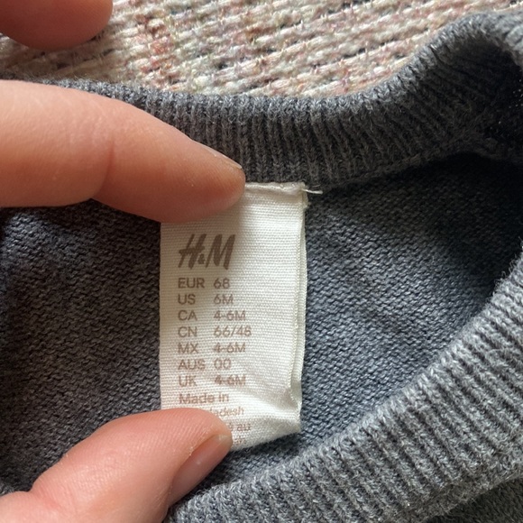 H&M lightweight sweater shirt - Picture 2 of 2